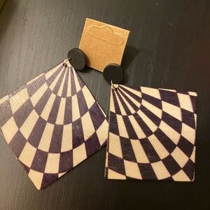 NWOT Large Checkerboard Retro Pattern Dangle Earrings